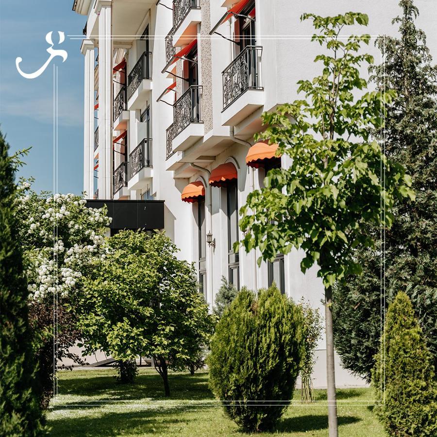 Hotel Garden Pristina Eksteriør bilde
