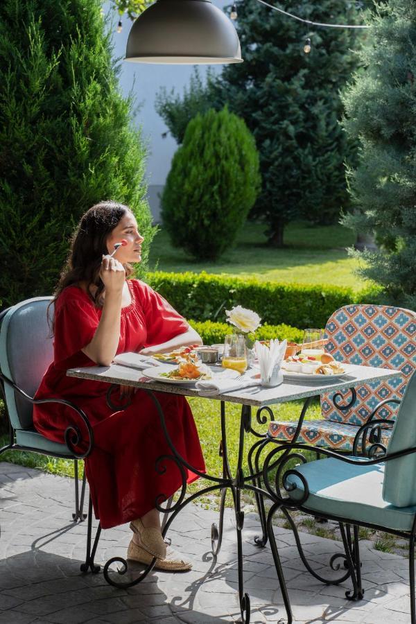 Hotel Garden Pristina Eksteriør bilde